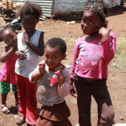 Quatre fillettes africaines - Pour la bonne cause